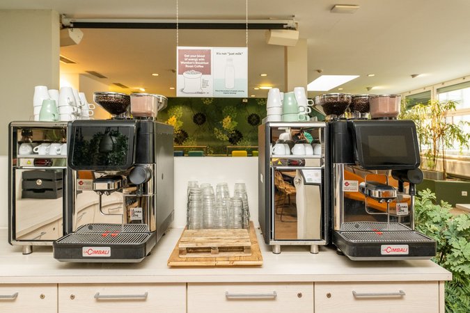 unlimited coffee & tea included at Wombat's city hostel brakfast