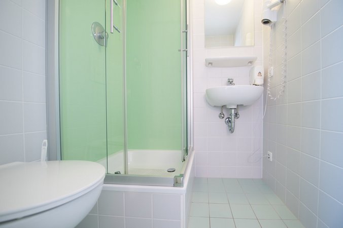 private bathroom Wombat's city hostel munich hauptbahnhof